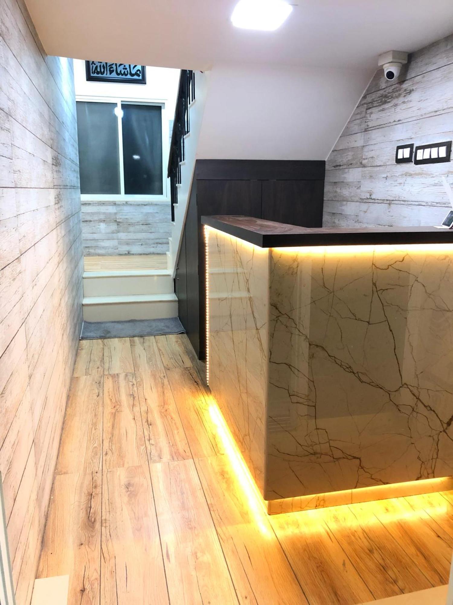 Sameena Guest House Панчгани Екстериор снимка