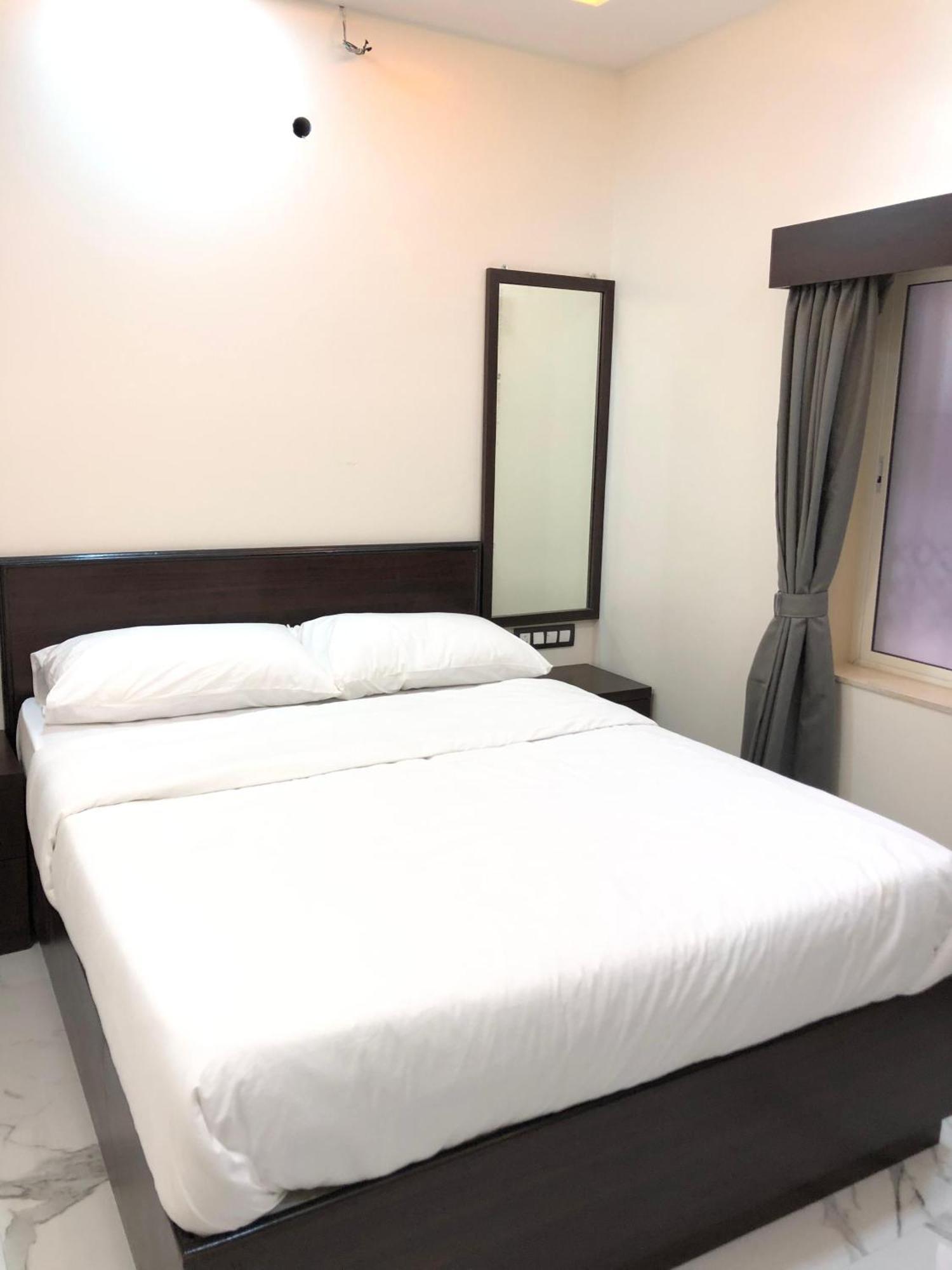 Sameena Guest House Панчгани Екстериор снимка