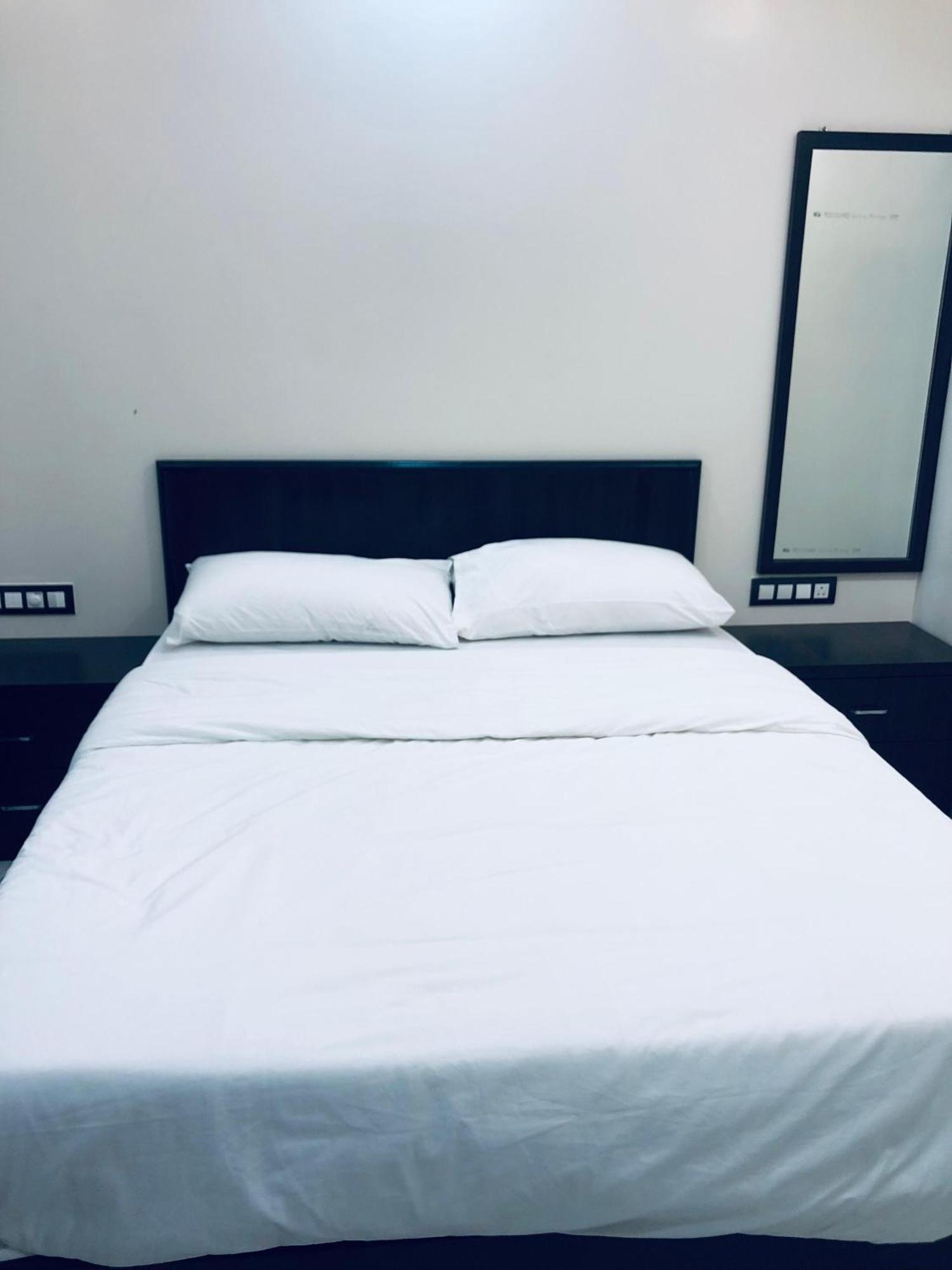 Sameena Guest House Панчгани Екстериор снимка