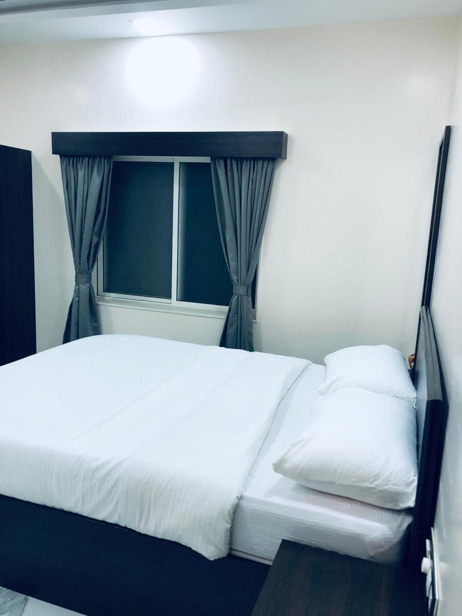 Sameena Guest House Панчгани Екстериор снимка