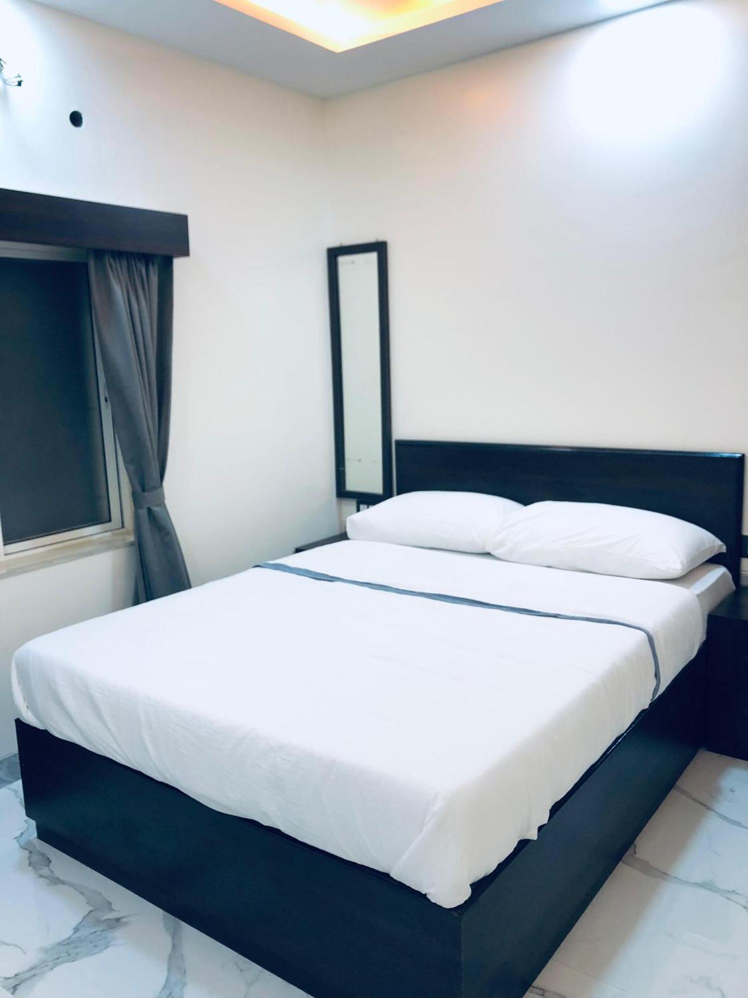 Sameena Guest House Панчгани Екстериор снимка