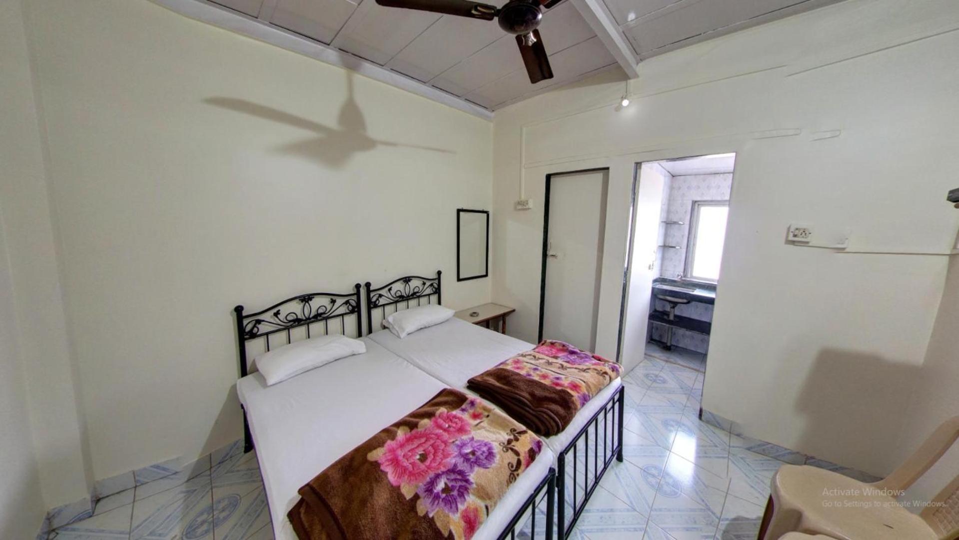 Sameena Guest House Панчгани Екстериор снимка